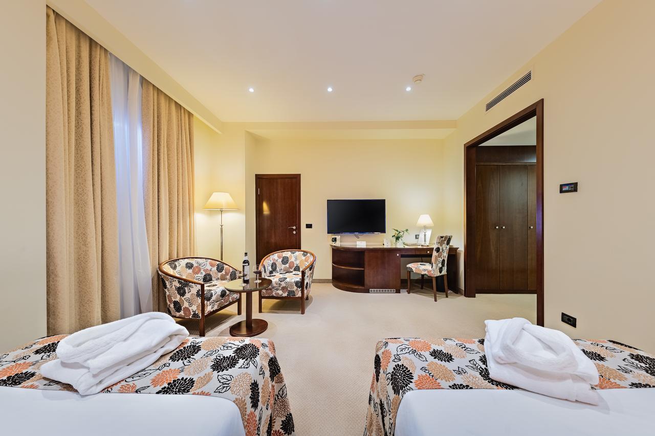 Hotel Dubrovnik Zagreb Extérieur photo