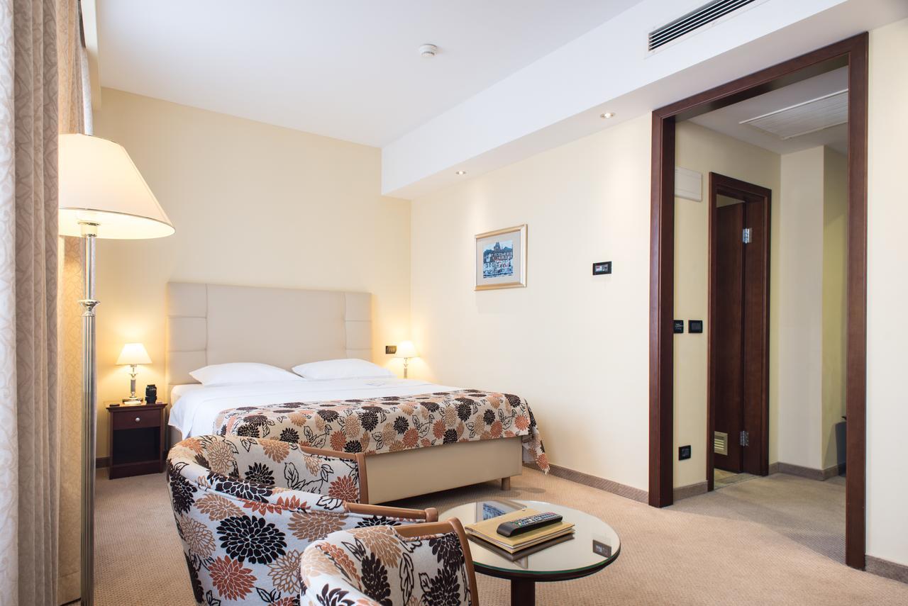 Hotel Dubrovnik Zagreb Extérieur photo
